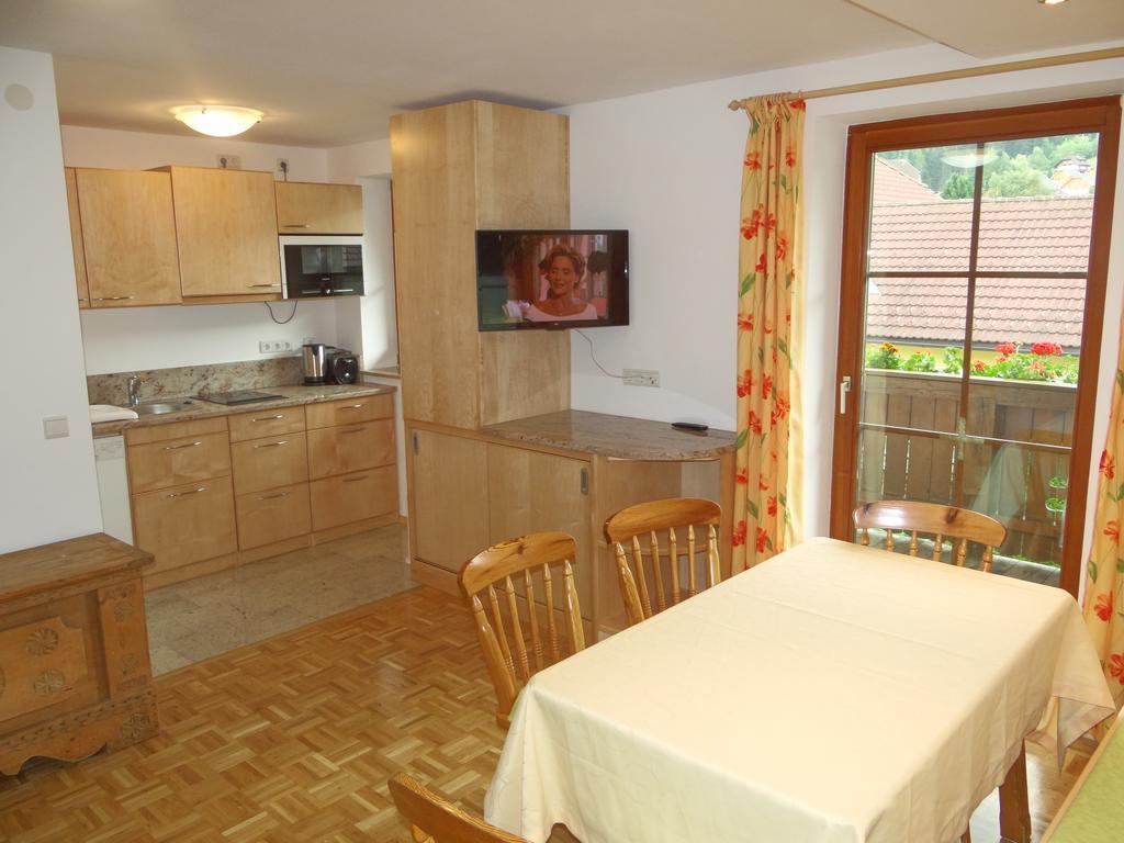 Haus Edelweiss Apartment Санкт Маргаретен им Лунгау Стая снимка
