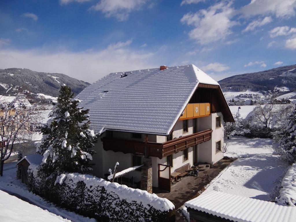 Haus Edelweiss Apartment Санкт Маргаретен им Лунгау Екстериор снимка